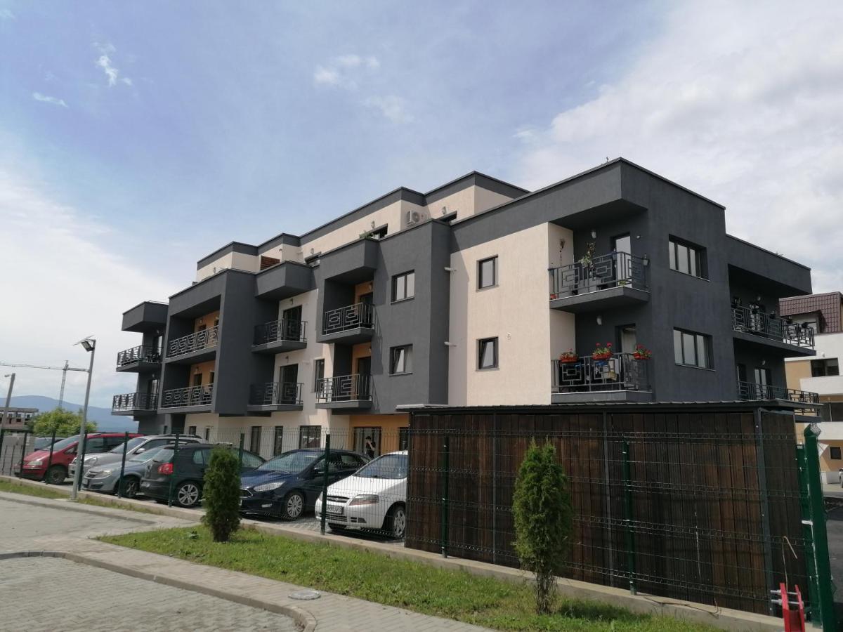 Ama Apartament Cu Terasa 50 Mp & Parcare Brasov Exterior photo